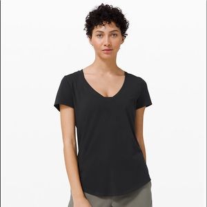Lululemon: Love Tee V-Neck